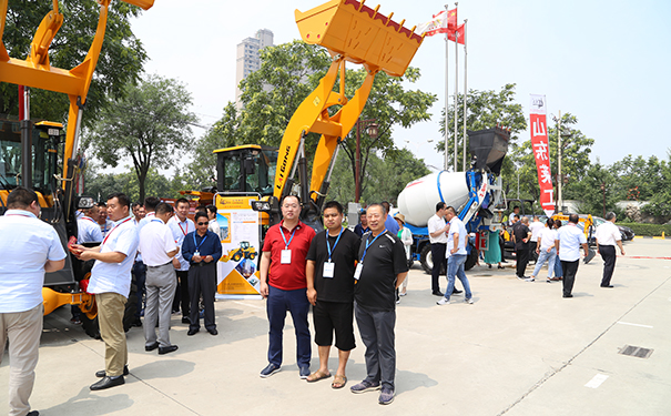 莱工.jpg 莱工.jpg