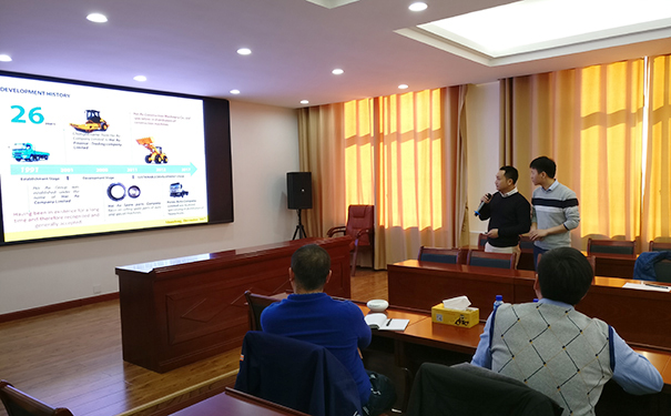 莱工.jpg 莱工.jpg